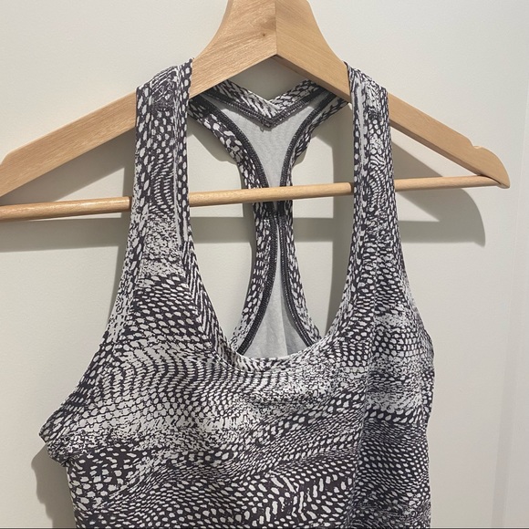 lululemon Cool Racerback Tank - race length - Picture 4 of 5